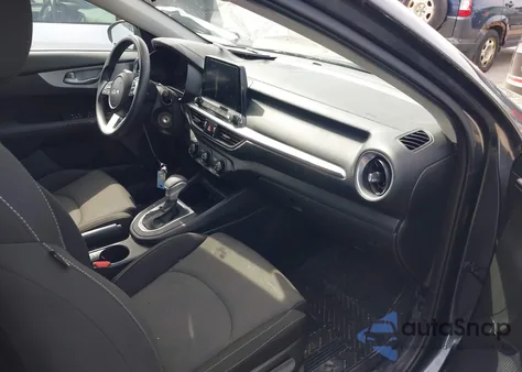 2023 Kia Forte Lxs z USA, uszkodzony, nr VIN 3KPF24AD2PE551187